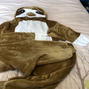 Keep your sloth 🦥 tail warm